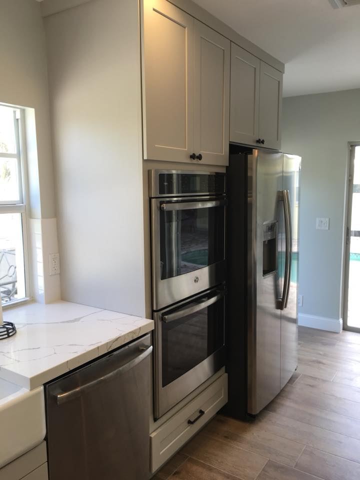 Modern Kitchen with Waterfall Island — photo 4
